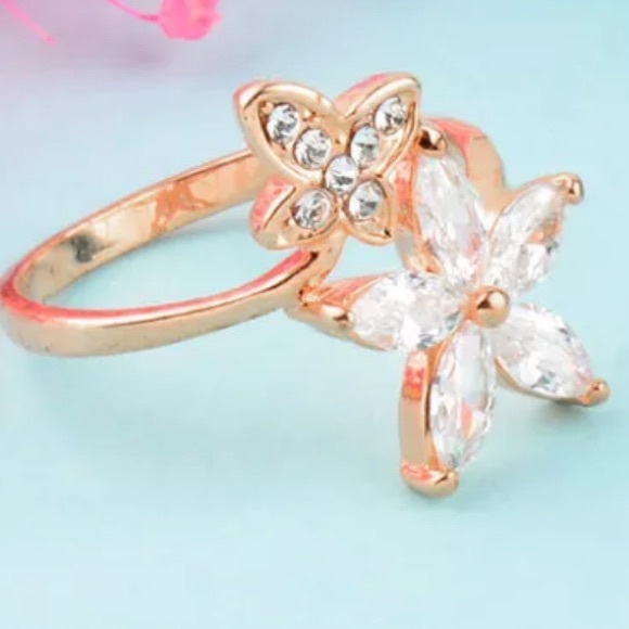 New Item✨ Crystal Butterfly Flower Ring 🦋✨ - Picture 4 of 4